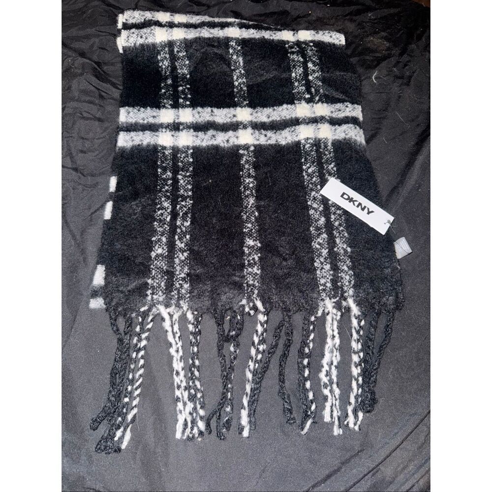 NWT DKNY scarf